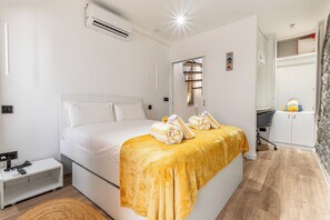 1 bedroom, iron/ironing board, WiFi, bed sheets - Yellow Wave (Paúl do Mar)