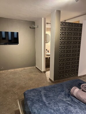 Shower, towels, soap, toilet paper - Nomadik - LOFT DOUBLE BED - L2 (Heroica Puebla de Zaragoza)