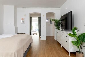 Blackout drapes, iron/ironing board, free WiFi - Global Living Berlin Rosenthaler Platz (Berlin)