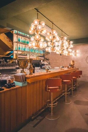 Bar (in der Unterkunft)