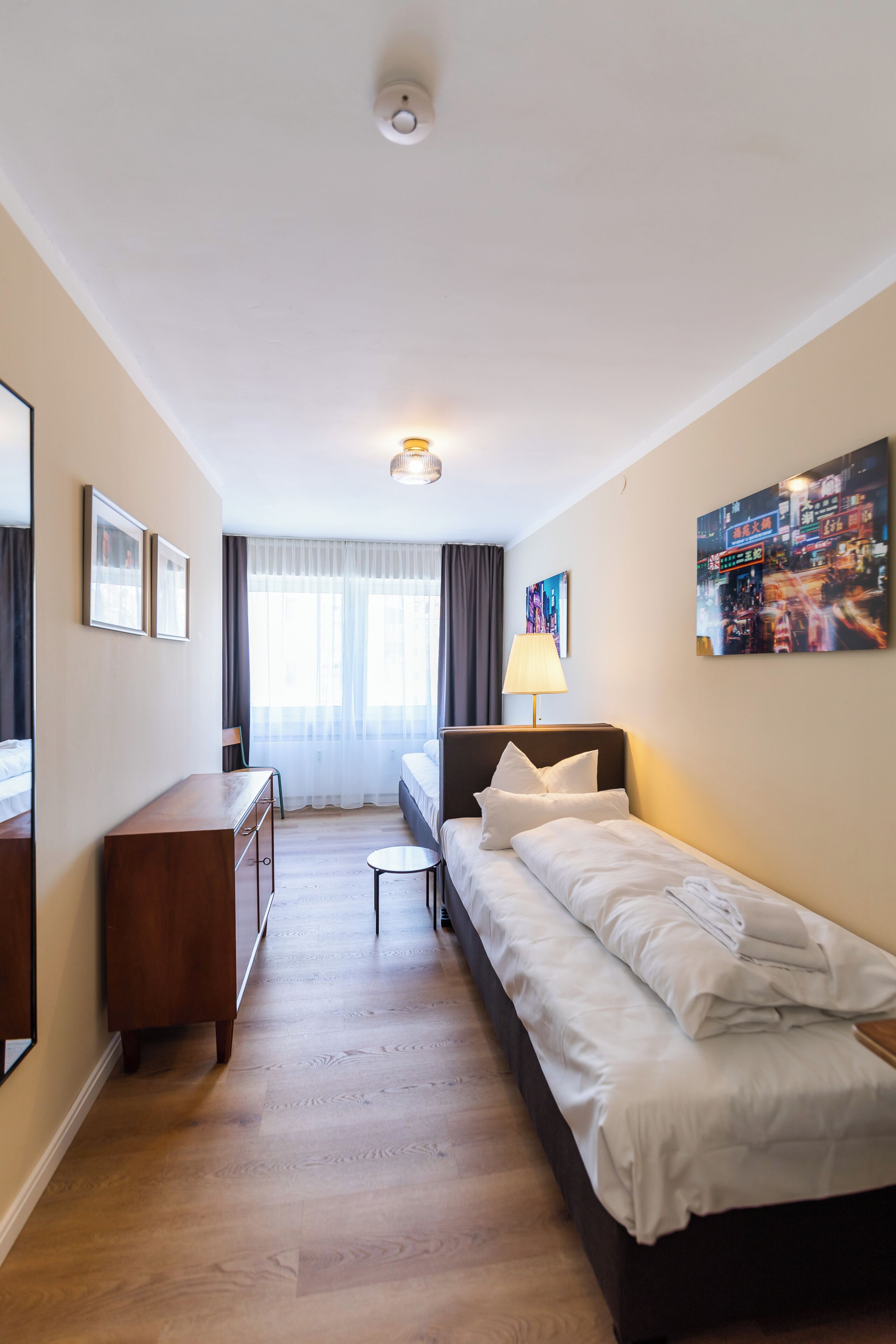 Familienapartment | Laptopgeeigneter Arbeitsplatz, Verdunkelungsvorhänge