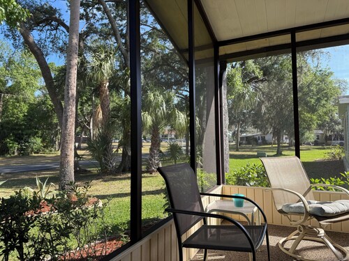 Spacious 2 bedroom, 2 bath bungalow with all the amenities in Schalamar Creek