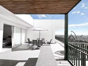 Outdoor dining - Brand new penthouse, up to 8 people (Zapopan)