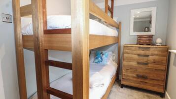 6 bedrooms, individually decorated, individually furnished, free WiFi