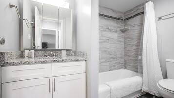 Apartment (2 Bedrooms) | Bathroom