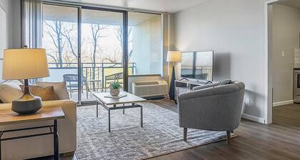 Landing Beautiful Studio, Game Room, Gym