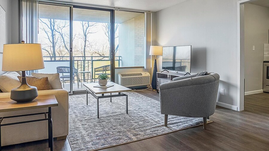 Landing Beautiful Studio, Game Room, Gym