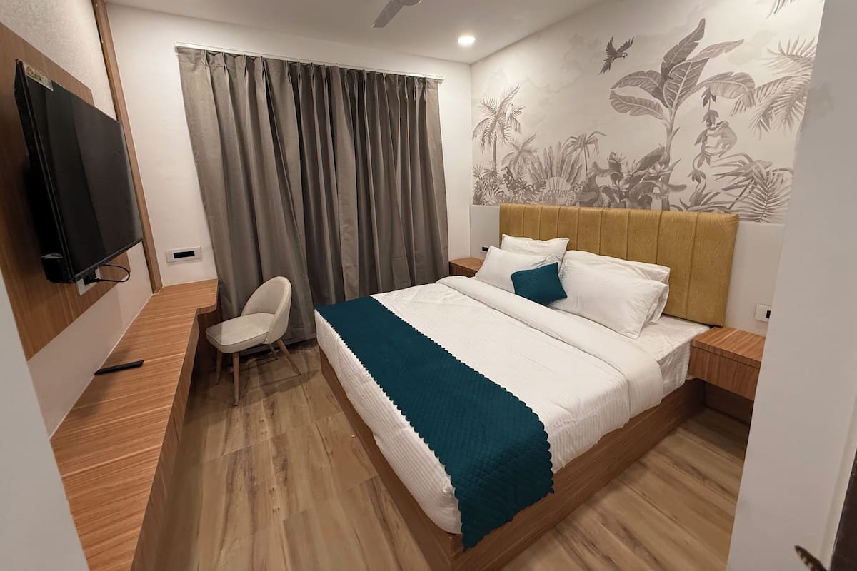 デラックス ダブルまたはツインルーム シティビュー | デスク、ノートパソコン用作業スペース、アイロン / アイロン台、WiFi (無料)