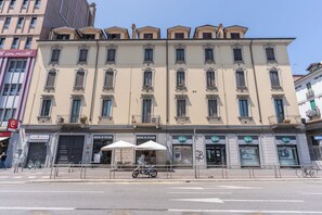 Exterior - SkyJoy: 3rd floor, 2bedrooms (Milano)