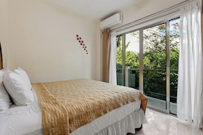 Iron/ironing board, Internet, bed sheets - Mar y Luna Department (playa del carmen)