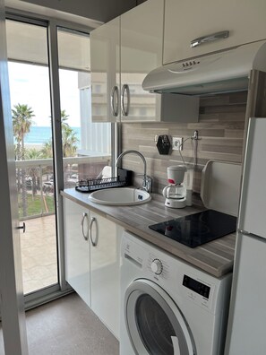 Private kitchen - Superb T1 + Cabin sea view (Canet-en-Roussillon)