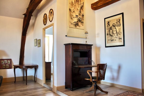 المنشأة من الداخل