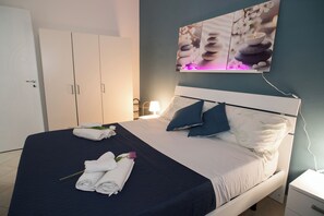 2 bedrooms, WiFi, bed sheets - PARADISE BEACH, with garden, parking space. 100 mt from the sea. Pets allowed. (Gallina)