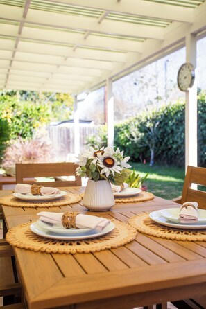 Outdoor dining - Furnished 4 BR Santa Barbara Home, 31+ Night Stays, Relocation Friendly (Santa Barbara)