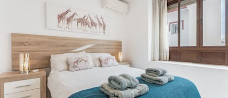 WiFi, bed sheets