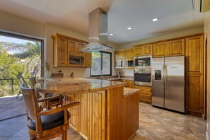 Microwave, oven, stovetop, dishwasher - Cabo Bello Villa:Beach access, Private Pool, Gated Community. (Cabo San lukas)