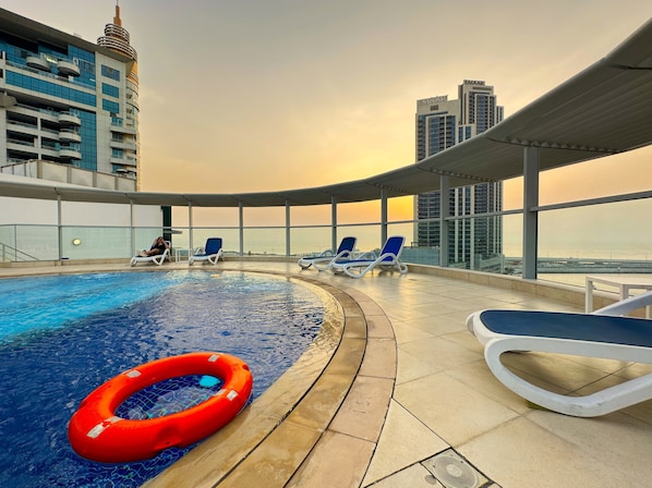 Outdoor pool - Unforgettable Canal & Sea View (Dubai)