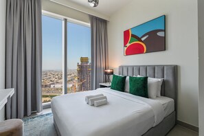 2 bedrooms, iron/ironing board, WiFi, bed sheets - Elegant 2Bed | Walk to Burj Khalifa & Dubai Mall (Downtown, Dubai)