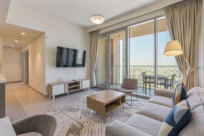 Smart TV - Elegant 2Bed | Walk to Burj Khalifa & Dubai Mall (Downtown, Dubai)