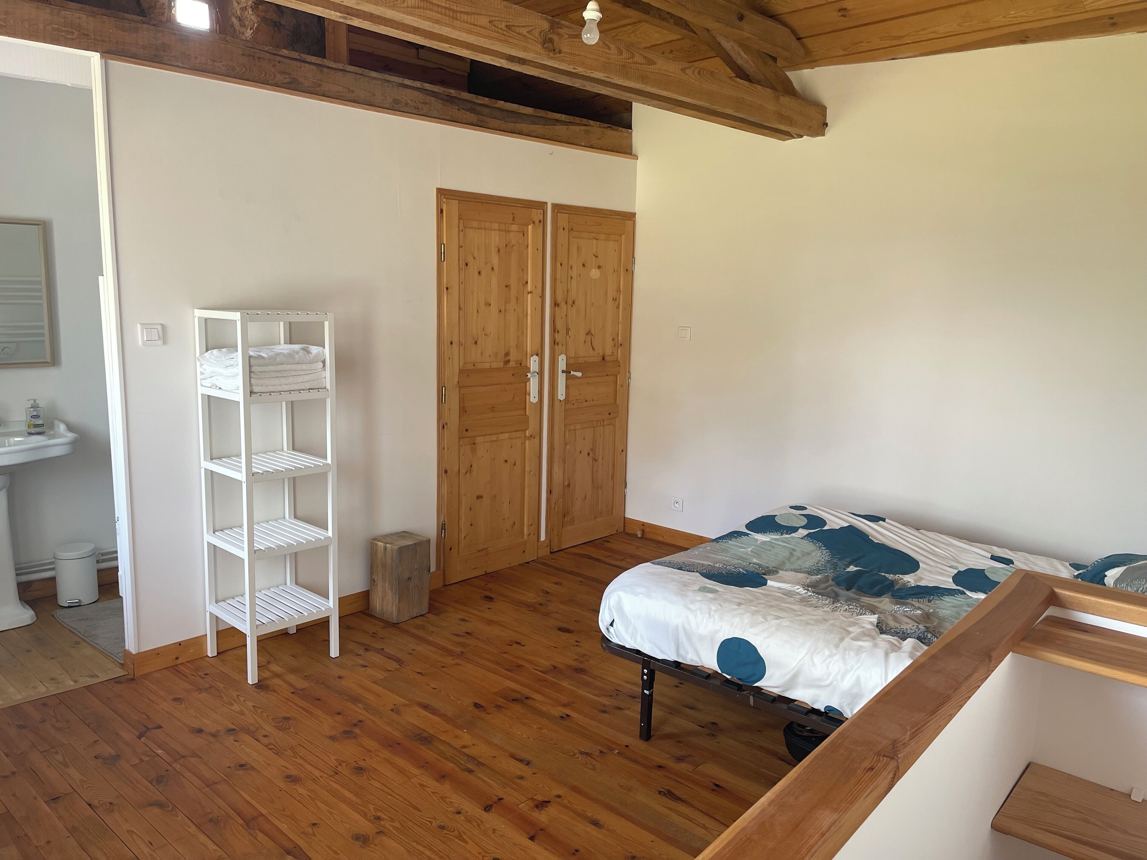 1 bedroom, iron/ironing board, bed sheets