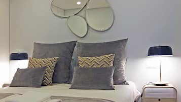 BĂŒgeleisen/BĂŒgelbrett, WLAN, BettwĂ€sche