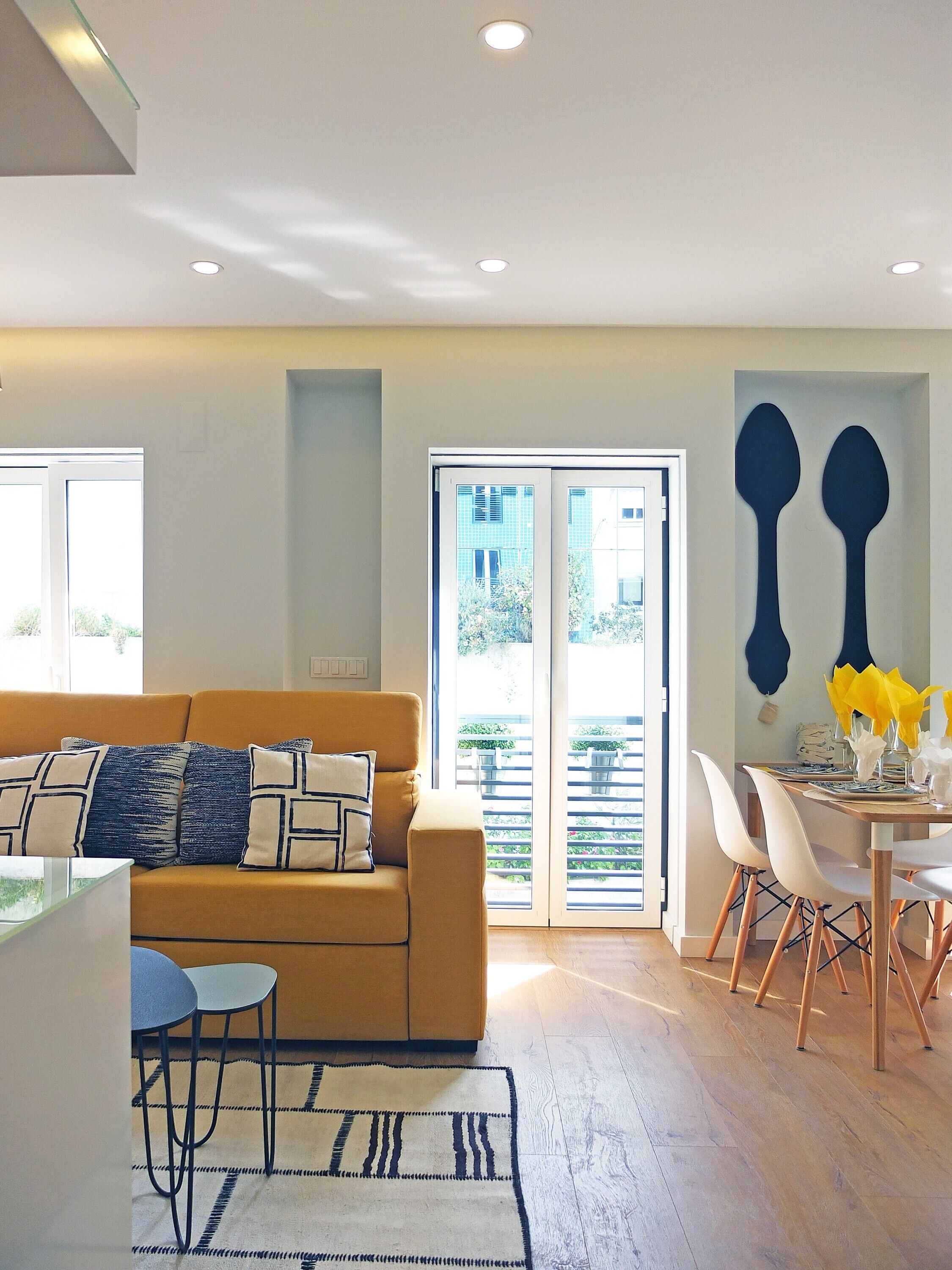 Télévision, chaîne hi-fi