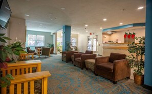 Lobby - Cozy 1-bedroom apartment with AC in charming Sturbridge (Sturbridge)