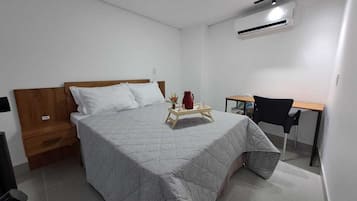 Ferros/tábuas de passar roupa, Wi-Fi, roupa de cama