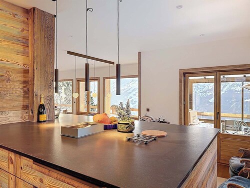 Chalet de luxe rénové avec vue sur les montagnes