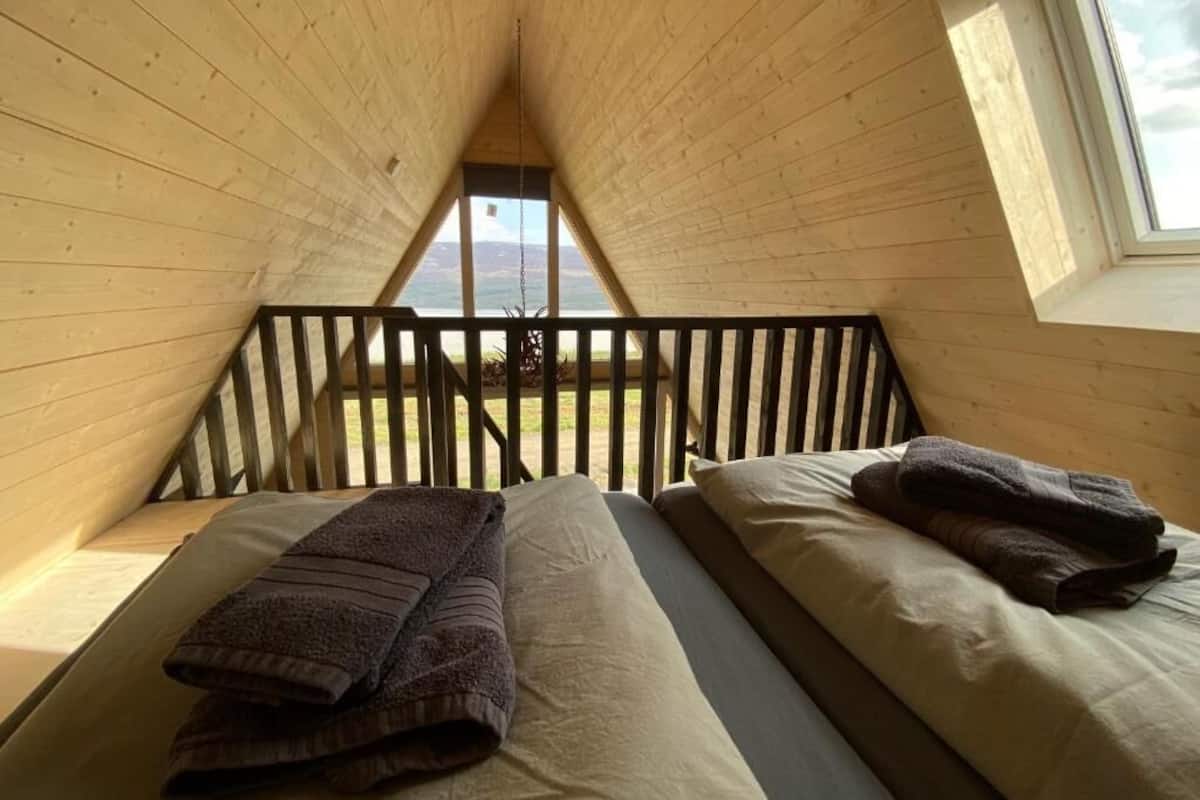 Stuga Superior - sjöutsikt | Mörkläggningsgardiner, ljudisolering och gratis wi-fi
