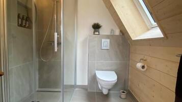 Chalet, Lake View | Bathroom