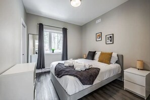 4 chambres, fer et planche à repasser, Wi-Fi, draps fournis