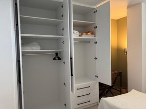 5 bedrooms, iron/ironing board, Internet, bed sheets - Supremely serene, this large modern villa is newly created for simple luxury (Epidavros)