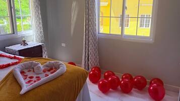 Fer et planche à repasser, Wi-Fi gratuit, draps fournis