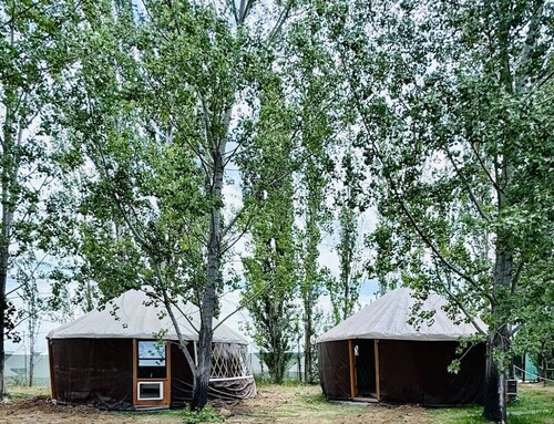 10 Yurts - #10 - Glamping by the Gorge & Cave B