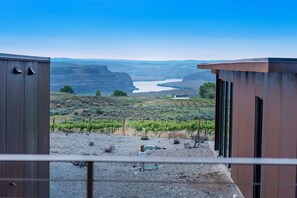 Property grounds - Serenity Suite 4B- Amphitheater, Winery & Spa (Quincy)