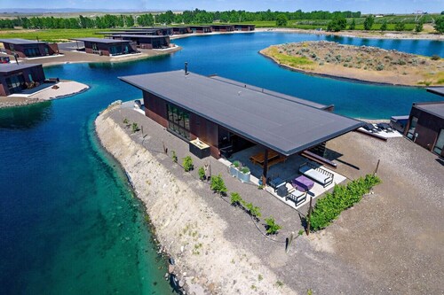 The Point at the Lakes - Cave B