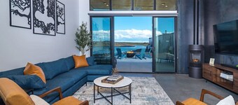 The Lazy Vine Lakehouse at the Gorge