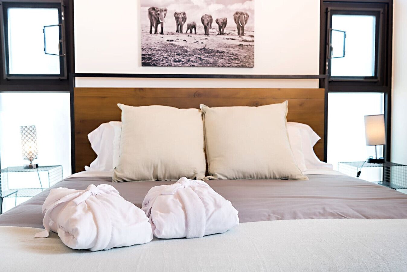 WiFi, bed sheets