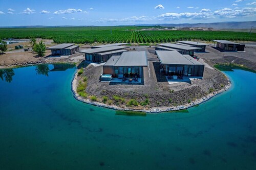 `Encore at the Gorge` - Hot Tub, Views, Concerts!