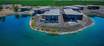 `Encore at the Gorge` - Hot Tub, Views, Concerts!