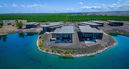 `Encore at the Gorge` - Hot Tub, Views, Concerts!