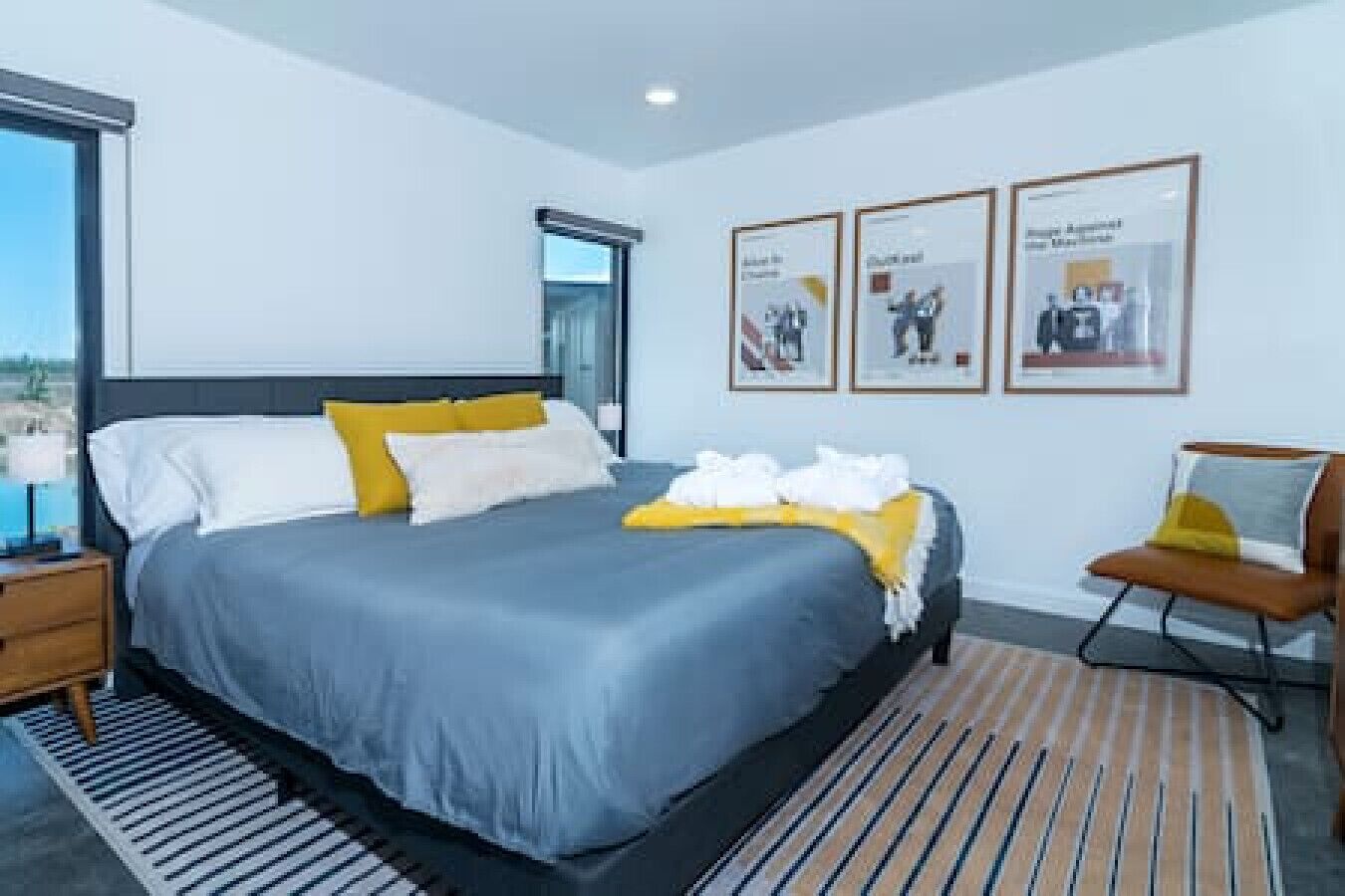 2 Schlafzimmer, Schreibtisch, Bügeleisen/Bügelbrett, Reisekinderbett