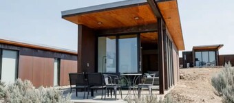 Wine Down in 3C at Cave B Ridge