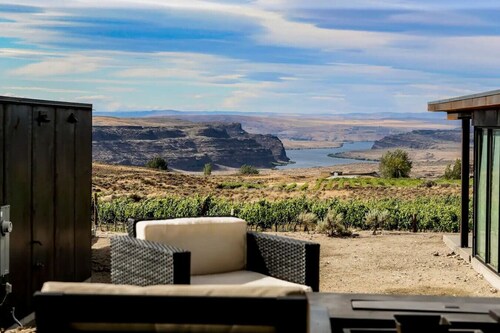 Verse & Vine Retreat – 5B Cave B Ridge Condo