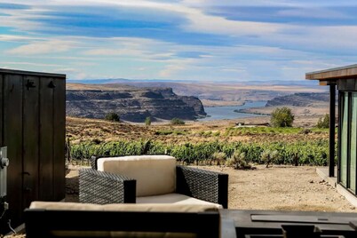 Verse & Vine Retreat – 5B Cave B Ridge Condo