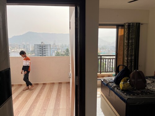 Beautiful 1-bedroom apartment with AC in Neral, Matheran View, Personal Terrace