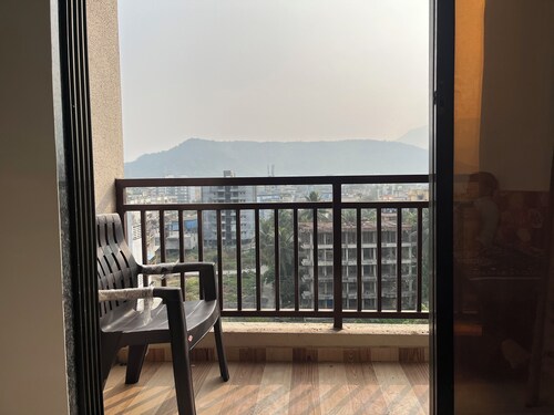 Beautiful 1-bedroom apartment with AC in Neral, Matheran View, Personal Terrace
