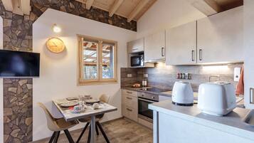 Réfrigérateur, micro-ondes, four, lave-vaisselle