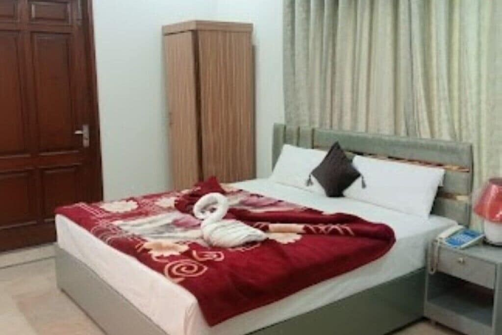 Deluxe Double Room | Soundproofing, iron/ironing board, free WiFi